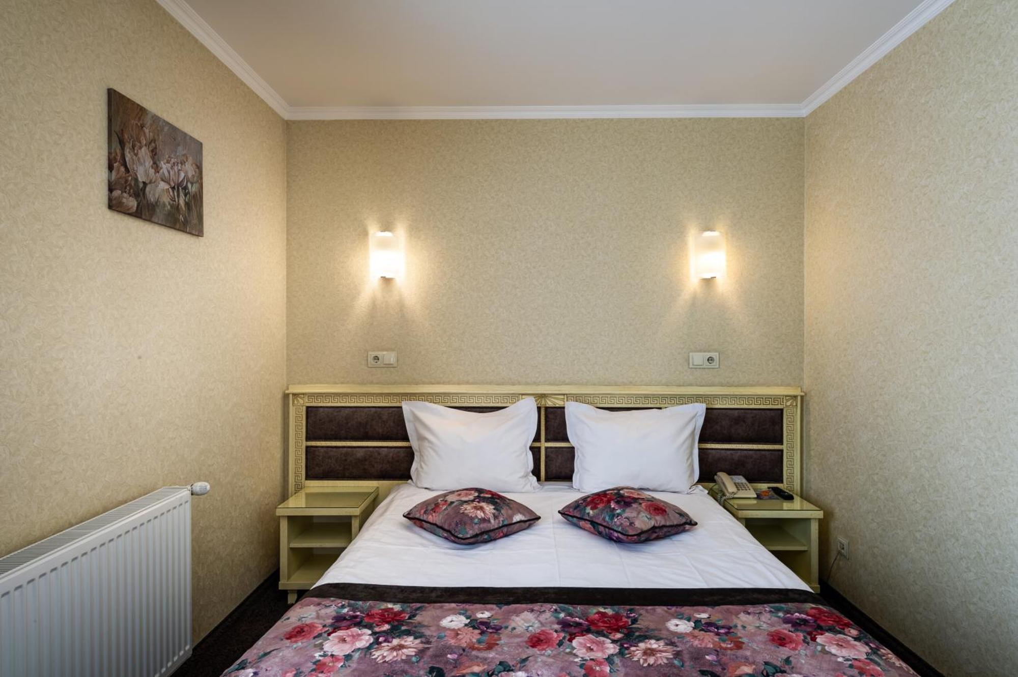 Avalon Palace Ternopil Extérieur photo