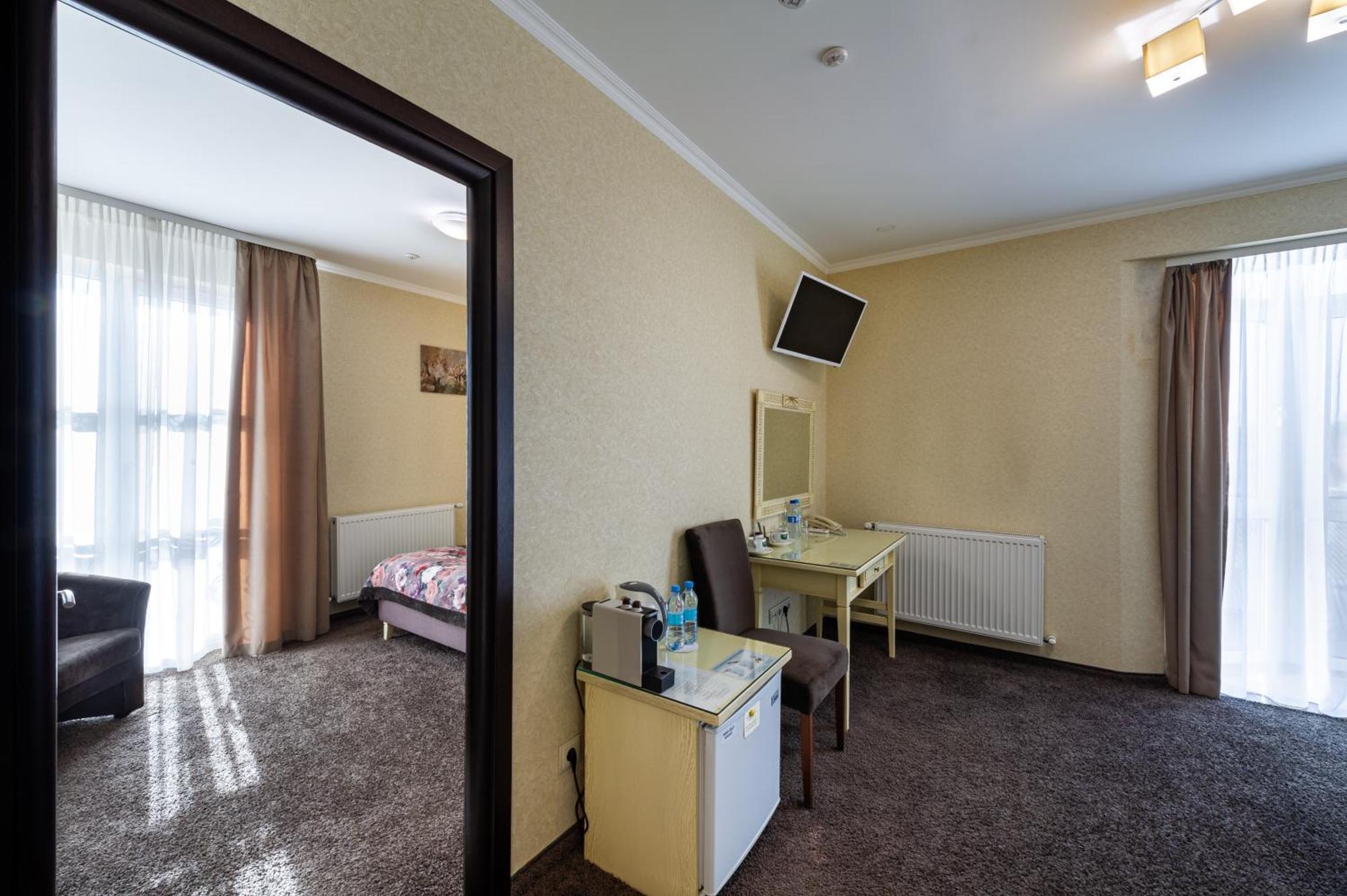 Avalon Palace Ternopil Extérieur photo