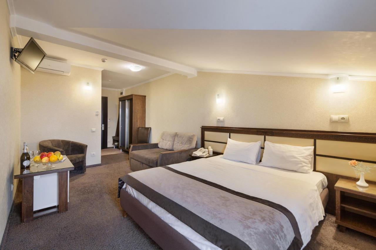 Avalon Palace Ternopil Extérieur photo